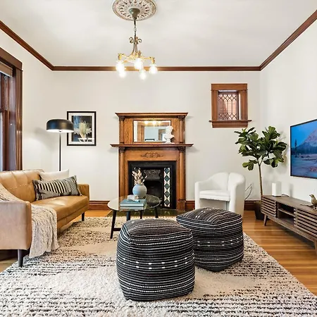 Villa Chic Victorian Manor - Sleeps 12 - Congress Park